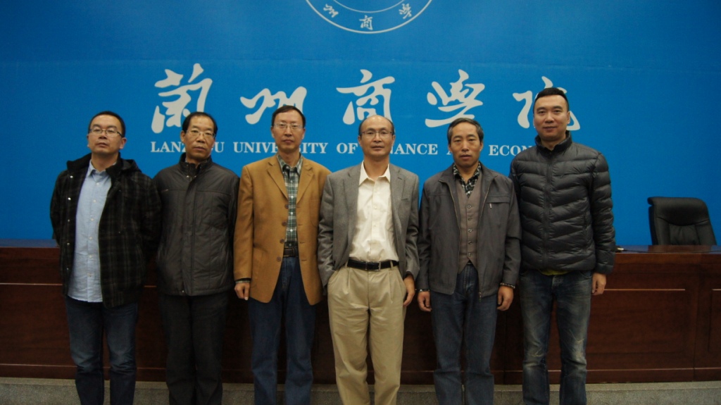 公司领导与张和平教授合影